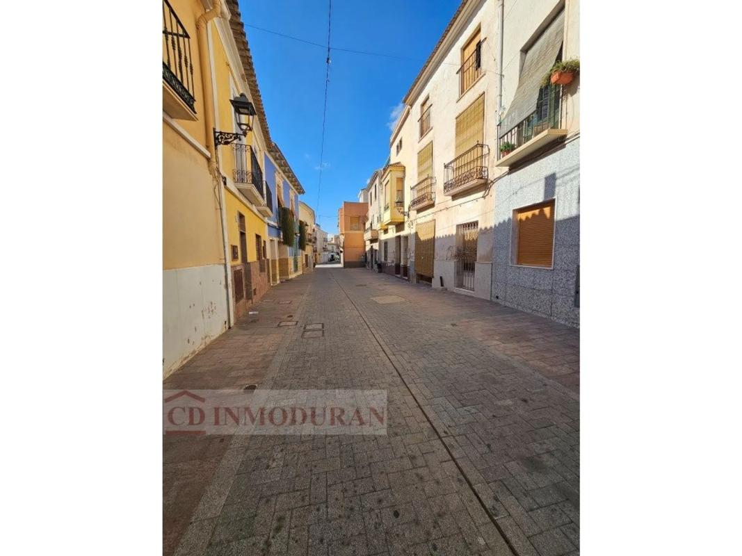 Propiedades en venta y alquiler en España photo 2