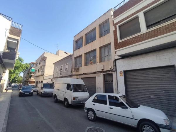 Edificio en calle Pablo Picasso thumbnail 1
