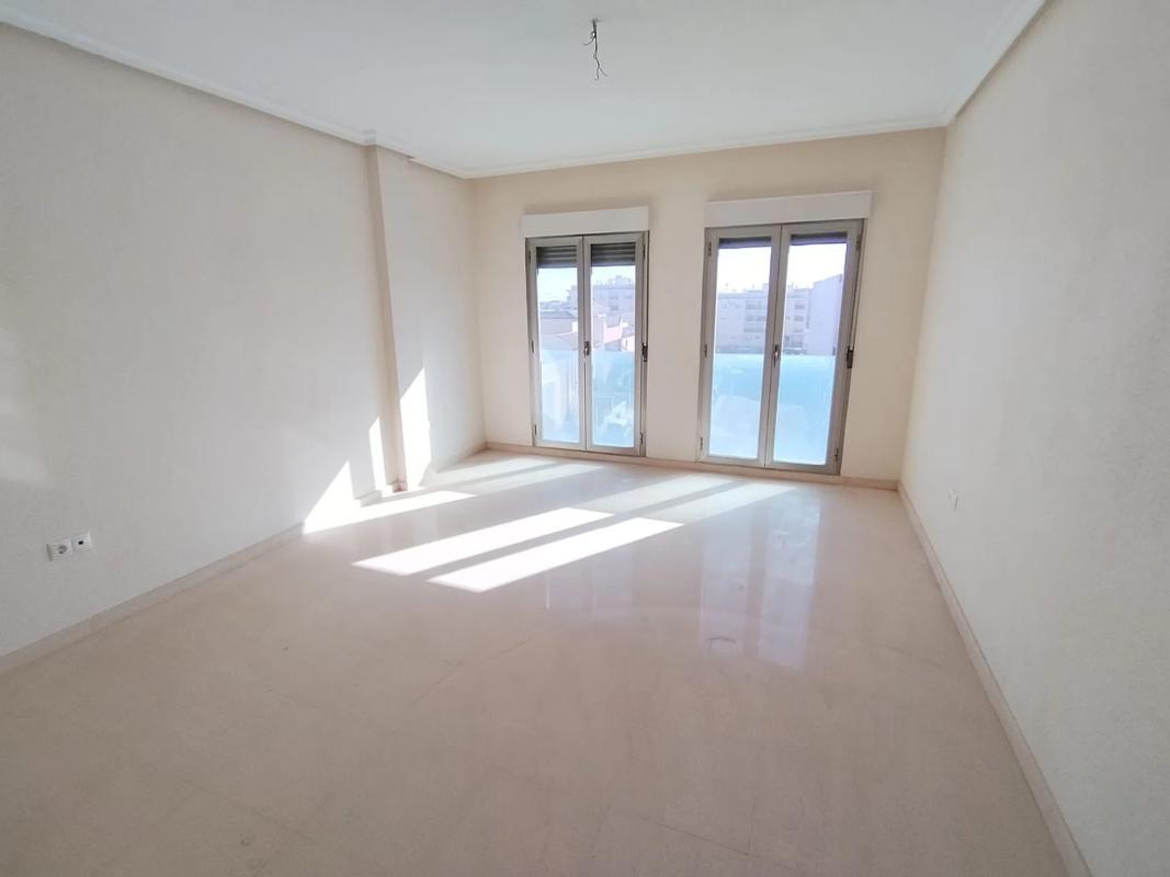 Продажа квартиры на Calle Doctor Gregorio Marañón, Албате́ра
 photo 2
