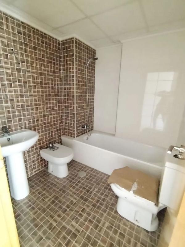 Продажа квартиры на Calle Doctor Gregorio Marañón, Албате́ра
 photo 3