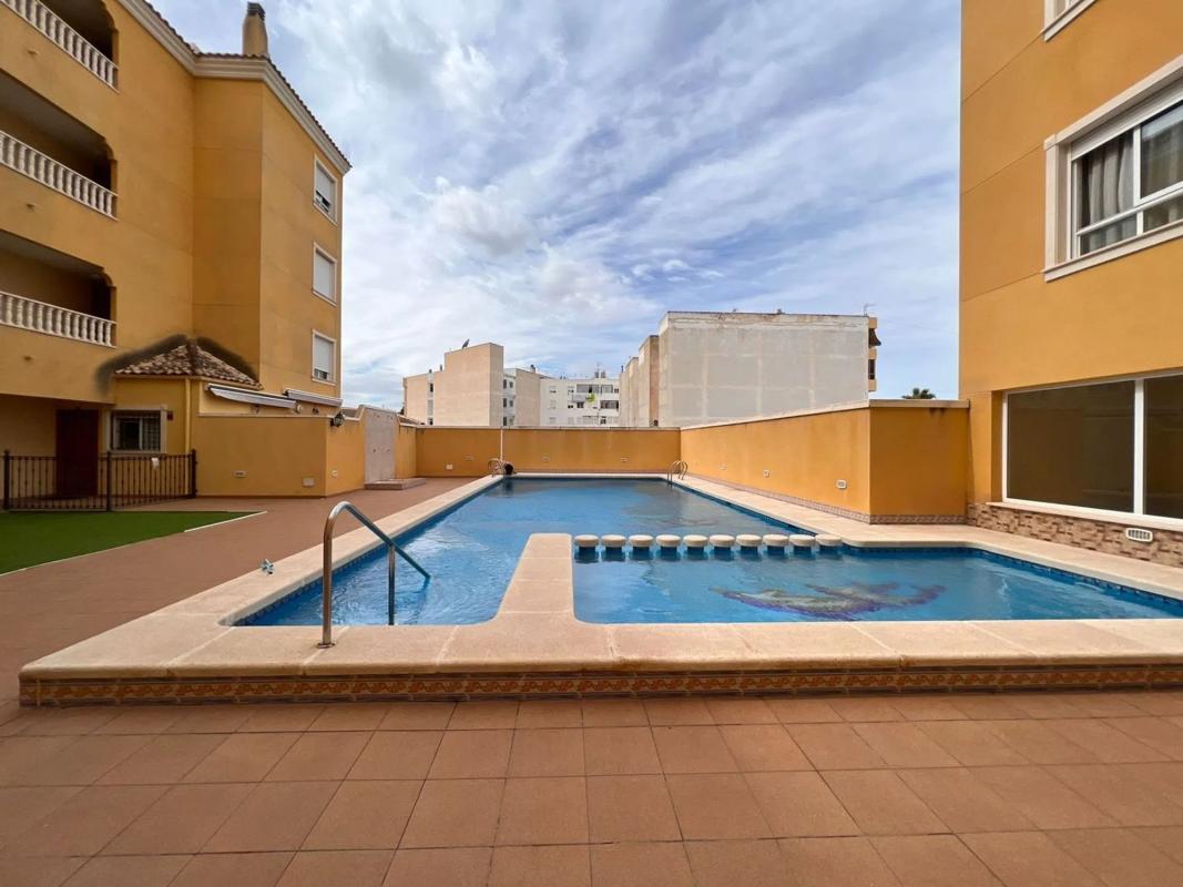 Sale of apartment in Calle Jacinto Benavente, Almoradí
 photo 2