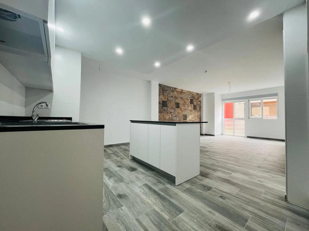 Продажа квартиры на Calle Moreal, Бигастро
photo 2