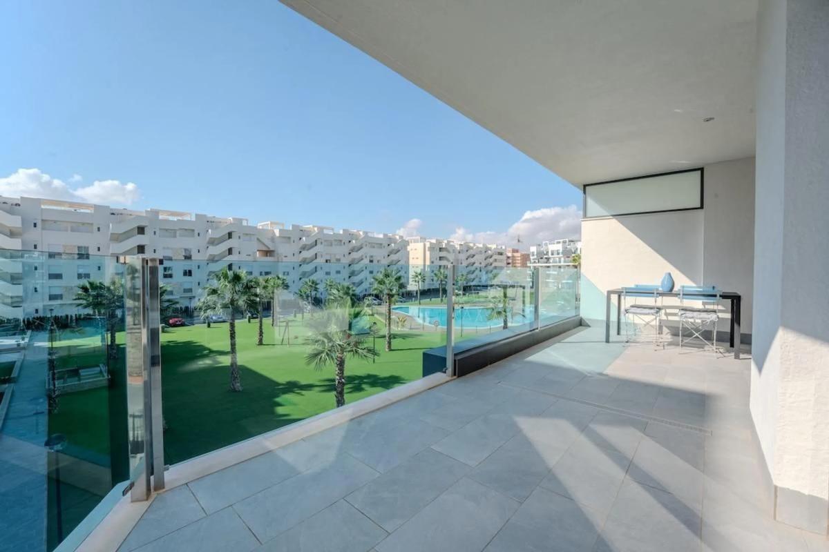 Sale of apartment in Avenida el Fenoll, 37, Guardamar del Segura
photo 4