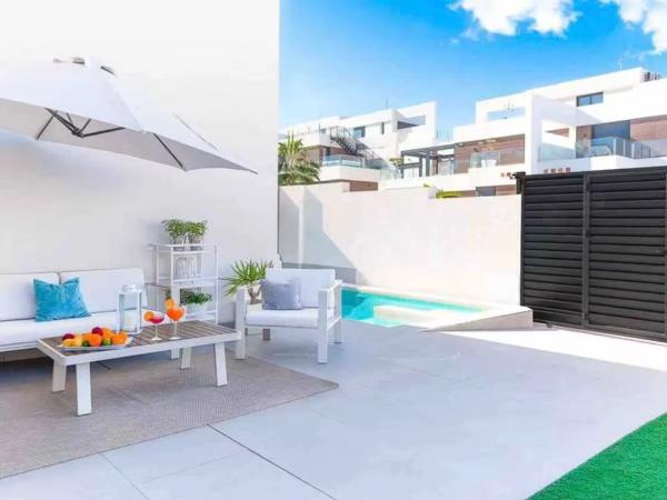 Chalet adosado en avenida Federíco García Lorca thumbnail 2