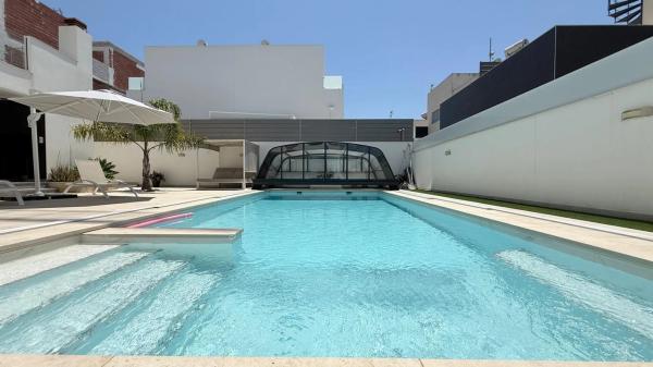 Casa independiente en calle Vicente Blasco Ibáñez thumbnail 1