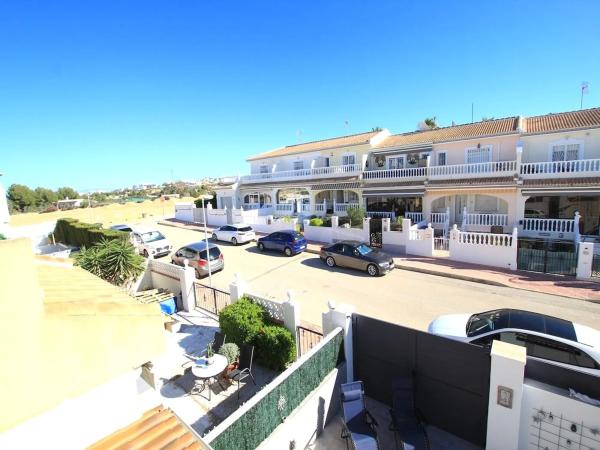 Chalet pareado en calle Golda Meir thumbnail 1