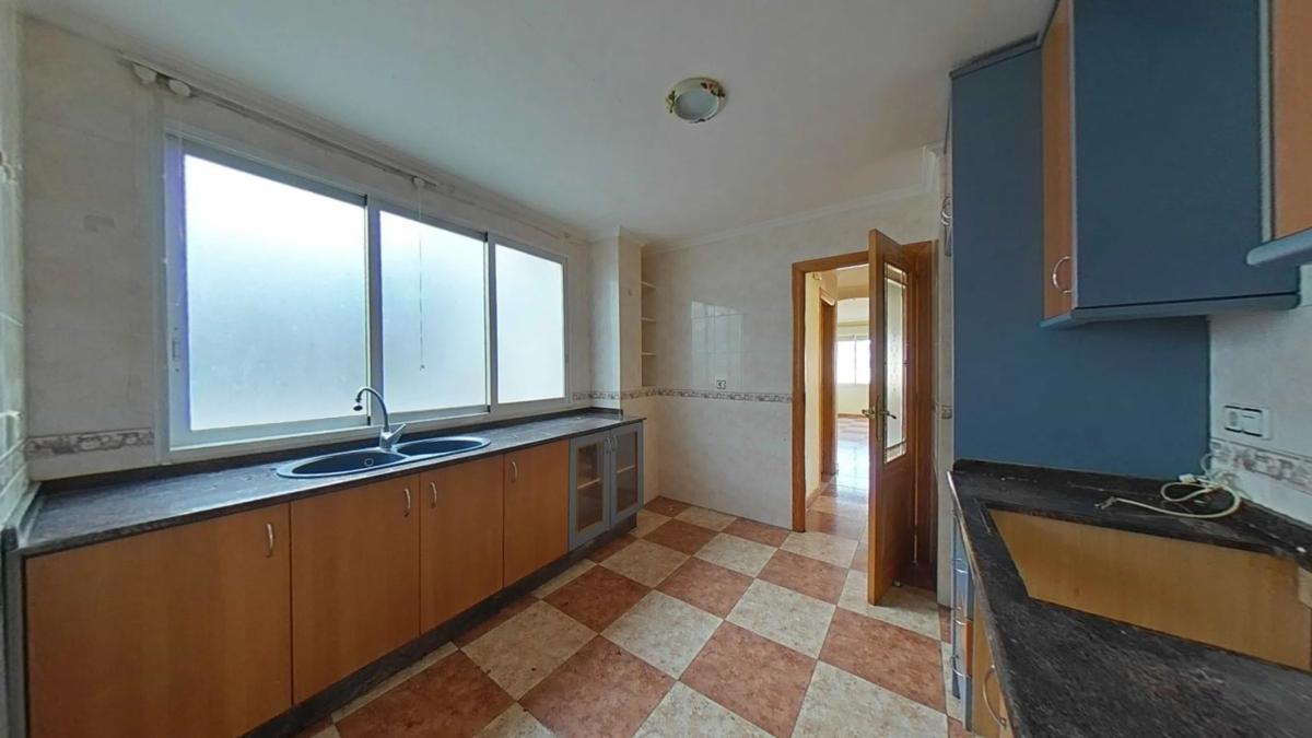 Продажа квартиры на Avenida de Sommieres, Каллоcа-де-Сегура
 photo 4