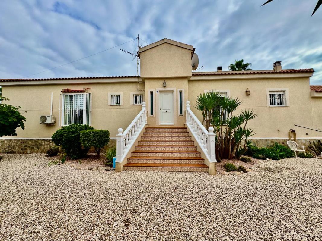 Venta de chalet independiente en Camino de la Torre los Pavos, 32, Catral
photo 2