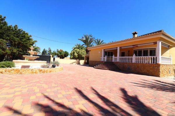 Chalet independiente en venta en Camino de lo Chicharra, 43, Catral
 photo 4