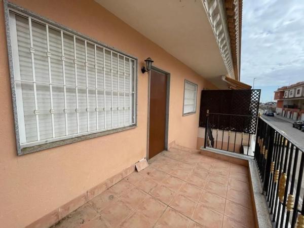 Chalet adosado en calle Alcalde Francisco Ramón Rocamora photo 3