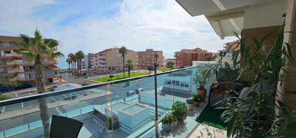 Apartment for sale in Guardamar Playa, Guardamar del Segura photo 1