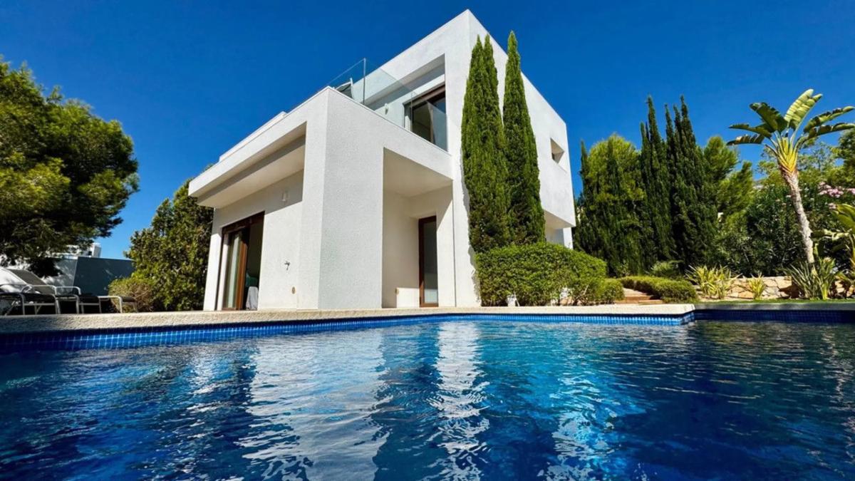 Продажа отдельного шале в Barrio Las Colinas Golf, Ориуэла photo 1