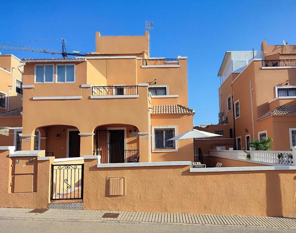 Properties for sale and rent in Spain photo 4
