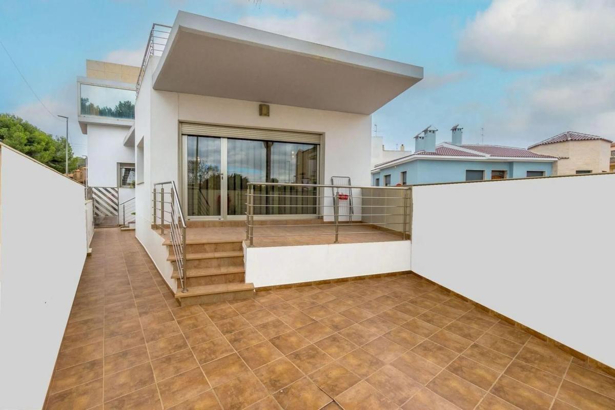 Properties for sale and rent in Spain photo 4