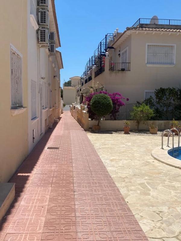 Продажа квартиры на Avenida del Salvador, 92, Рохалес
 photo 3