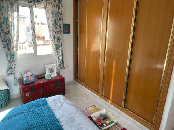 Chalet pareado en calle Sierra de Gredos, 63 thumbnail 2