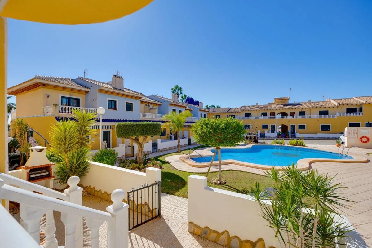 Sale of apartment in Calle Pamplona N2, 33, Rojales
 photo 2
