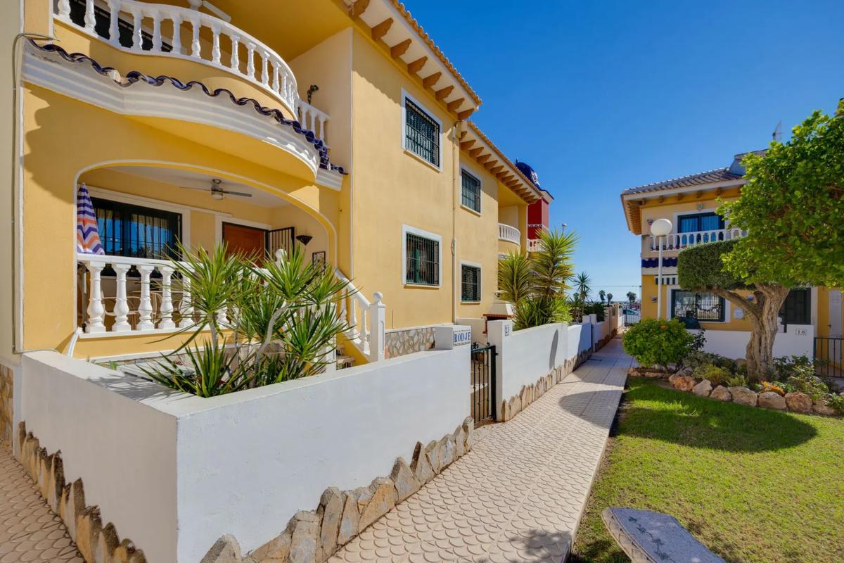 Sale of apartment in Calle Pamplona N2, 33, Rojales
 photo 5