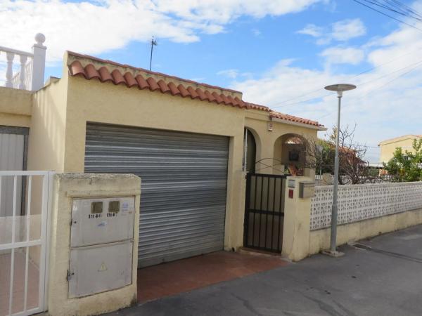 Chalet pareado en calle Dublín photo 2