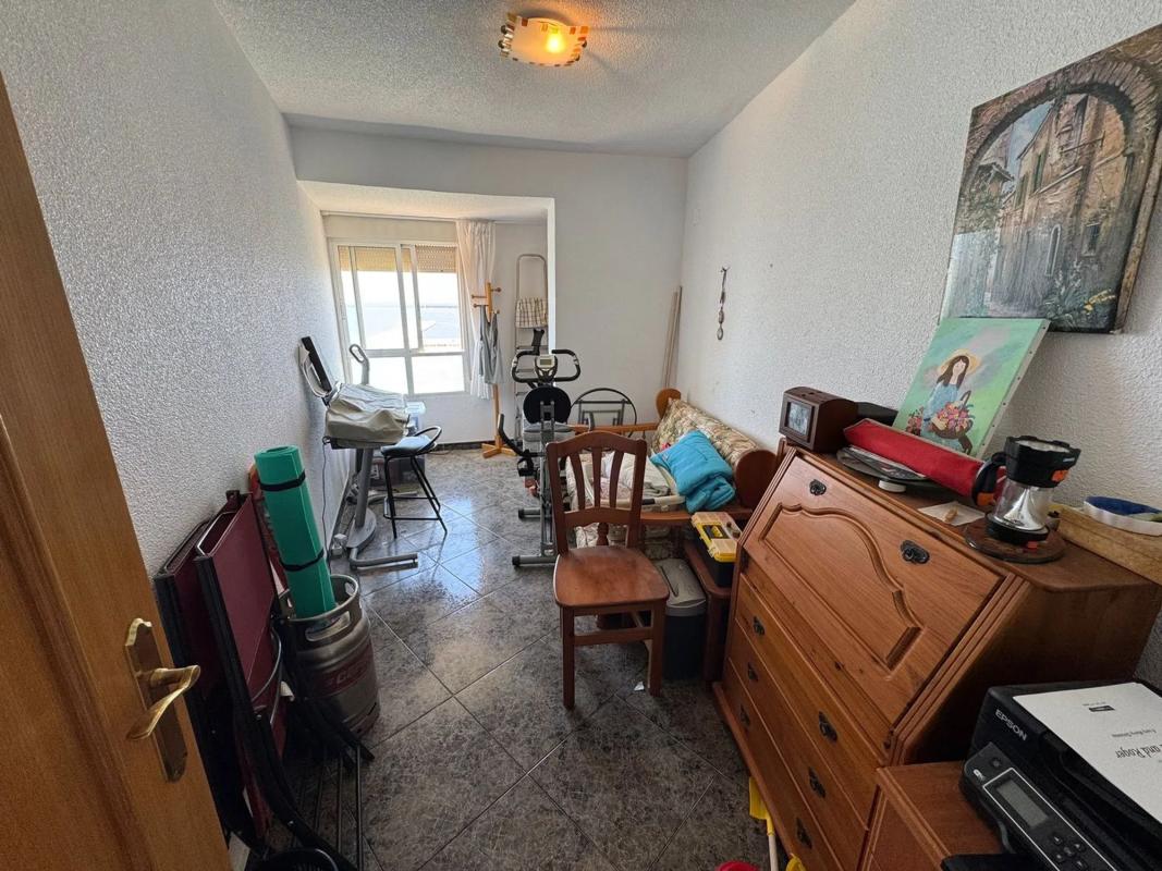 Venta de piso en Avenida Doctor Gregorio Marañón, 49 A, Torrevieja
photo 1