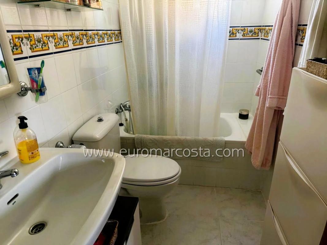 Venta de estudio en Avenida Bélgica, Torrevieja photo 2