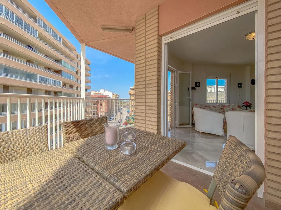 Venta de piso en Avenida Virgen del Carmen, Torrevieja
photo 3