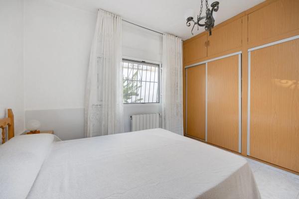 Chalet pareado en Av Torrevieja Bal, 199 thumbnail 2