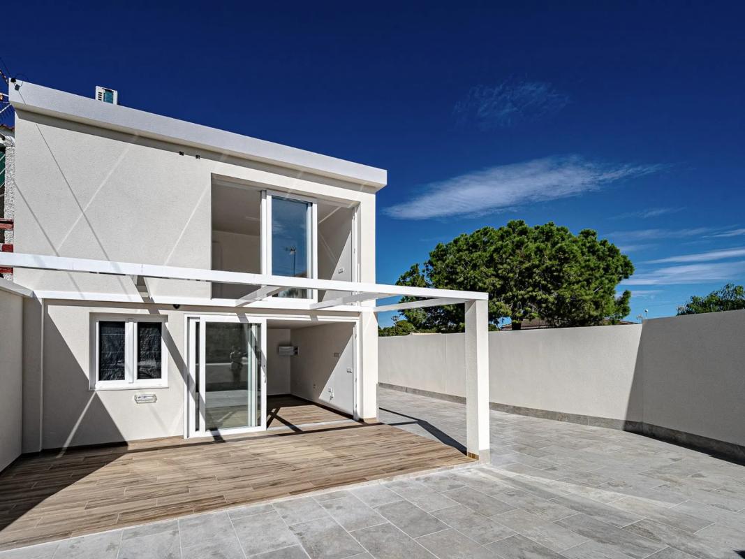 Obra nueva Chalet pareado en Torrevieja (Revista) photo 1