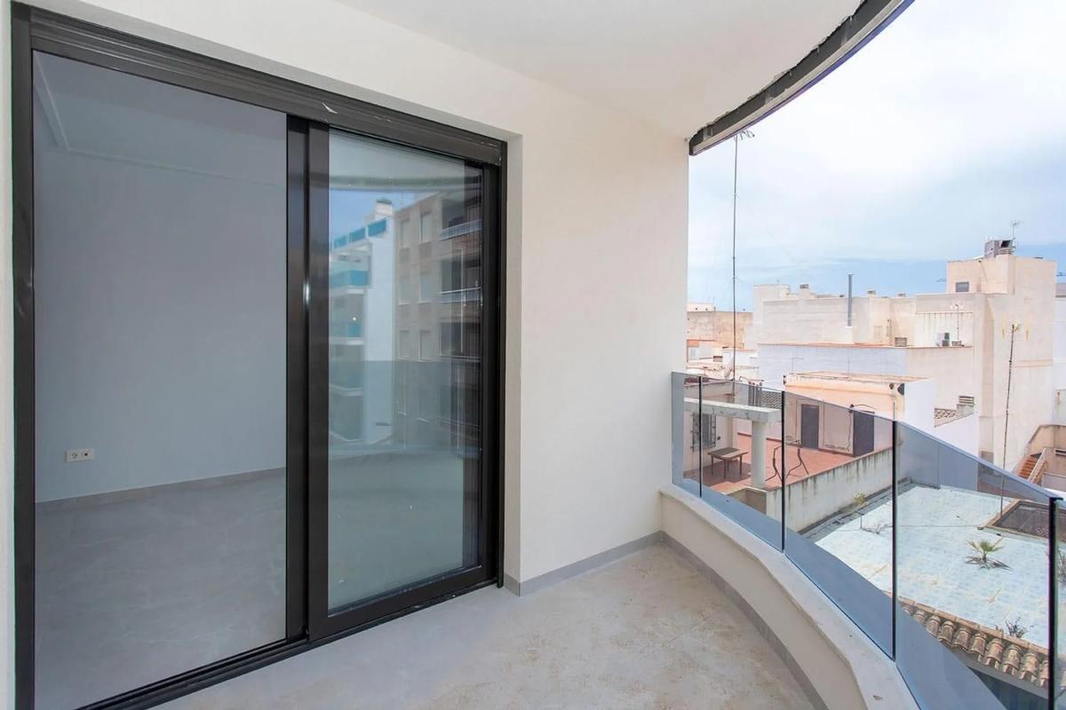 Продажа квартиры на Calle Ramón Gallud, Торревьеха
 photo 5