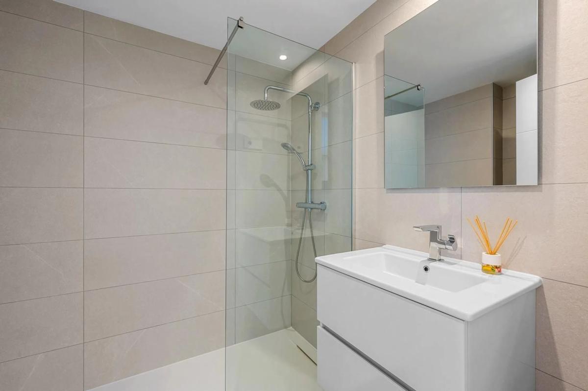 Sale of apartment in Calle Ciclón s/n, Torrevieja
 photo 2