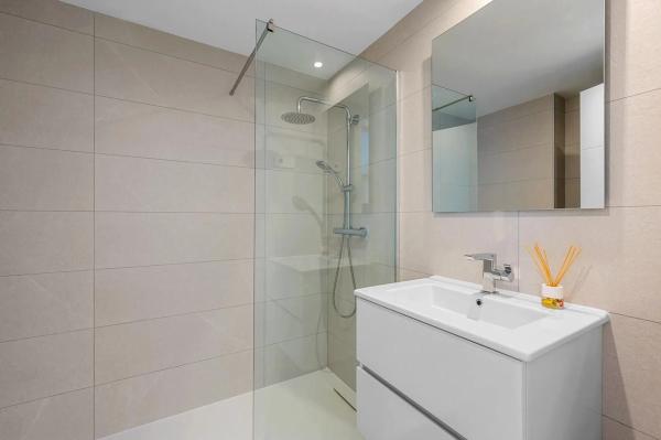 Apartment for sale in  Calle Ciclón s/n, Torrevieja photo 2