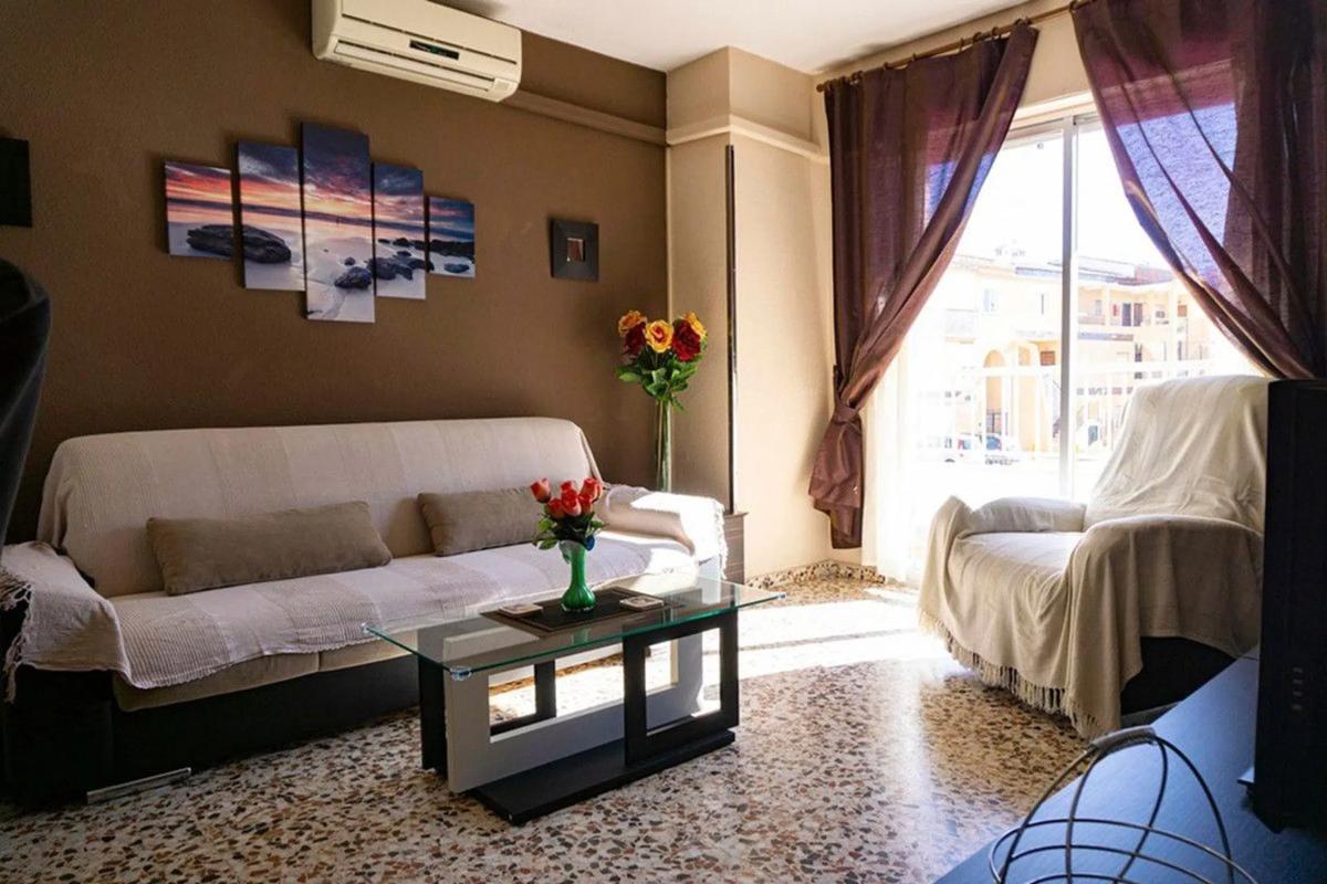 Sale of apartment in Calle Mareas, Torrevieja
photo 3