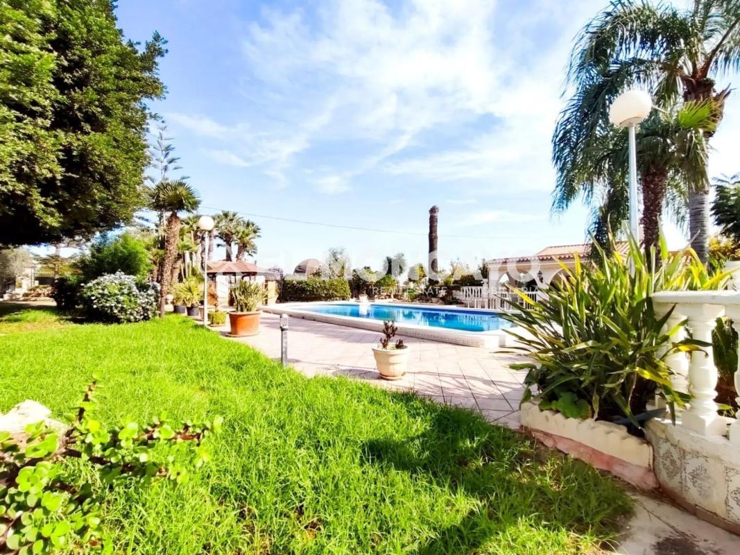 Properties for sale and rent in Spain photo 2