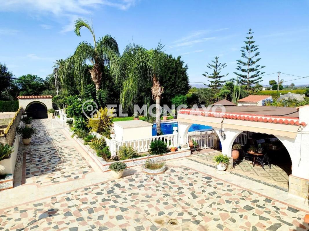 Properties for sale and rent in Spain photo 4