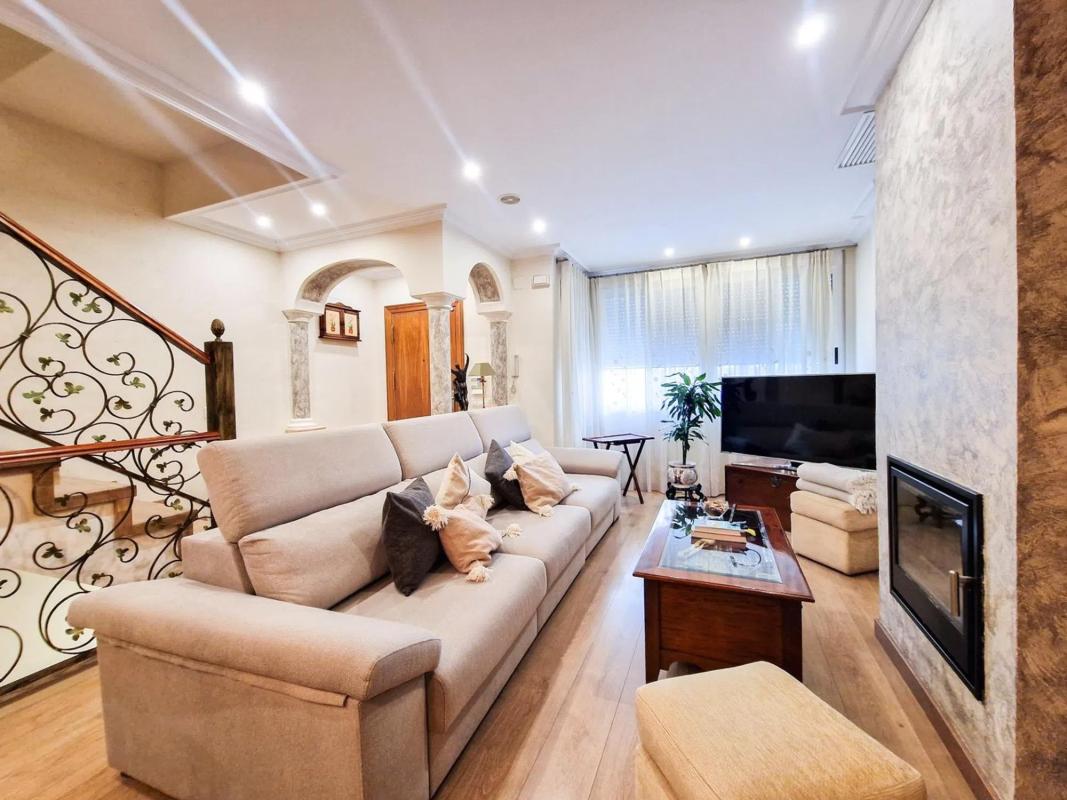 Properties for sale and rent in Spain photo 2