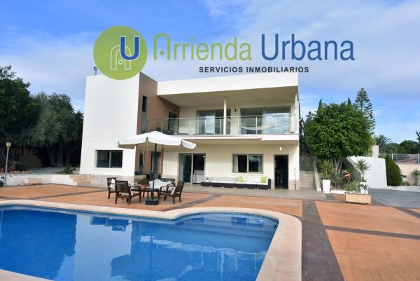 Independent chalet for sale in Calle Pego, Elche / Elx
 photo 1