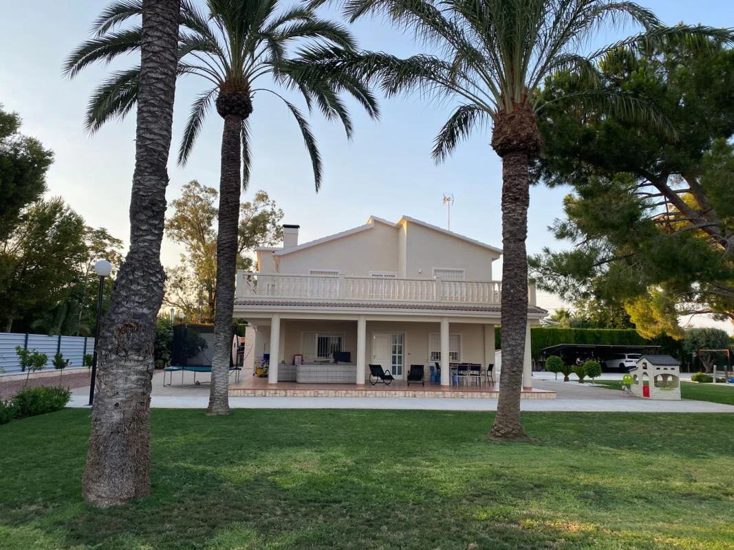 Properties for sale and rent in Spain photo 2