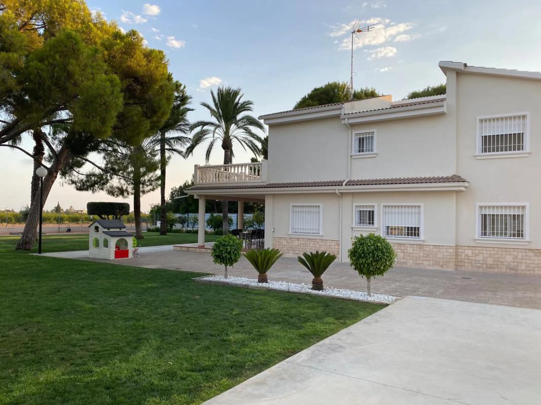 Properties for sale and rent in Spain photo 3
