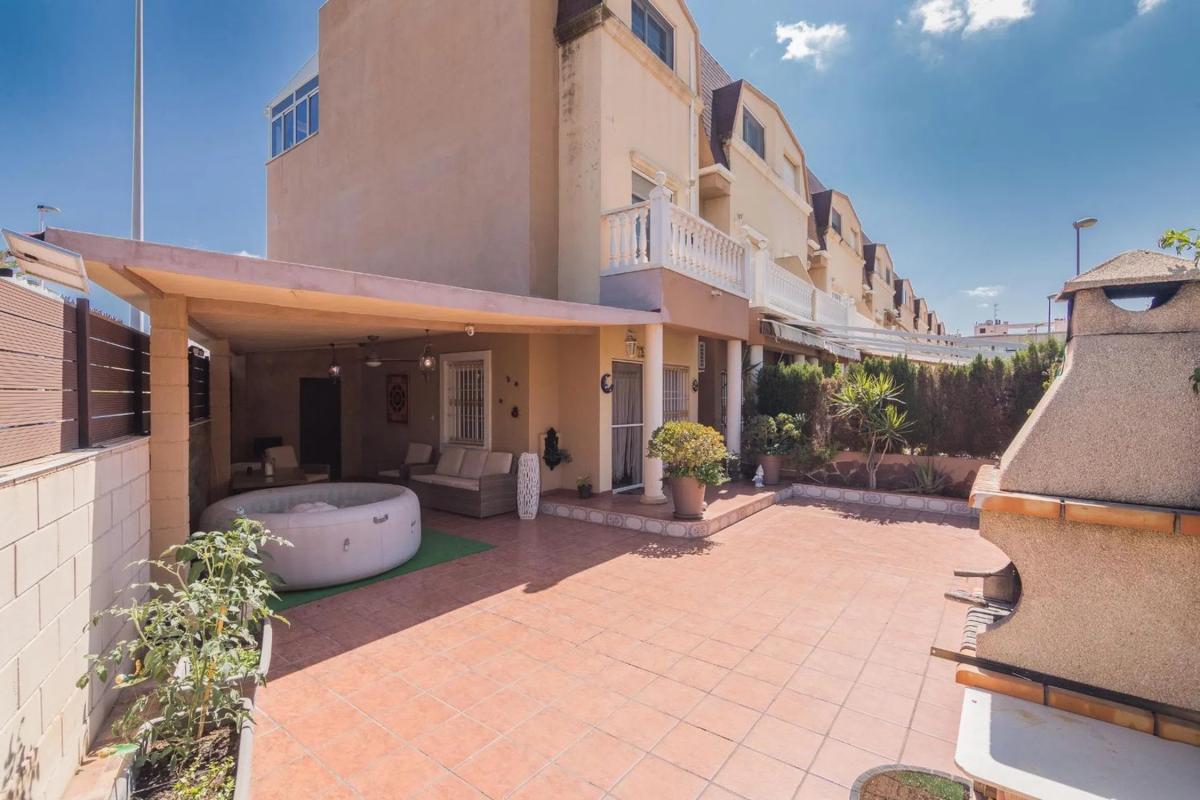 Properties for sale and rent in Spain photo 2