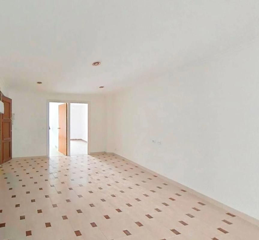 Venta de piso en Barrio Carrús Este, Elche / Elx
photo 1