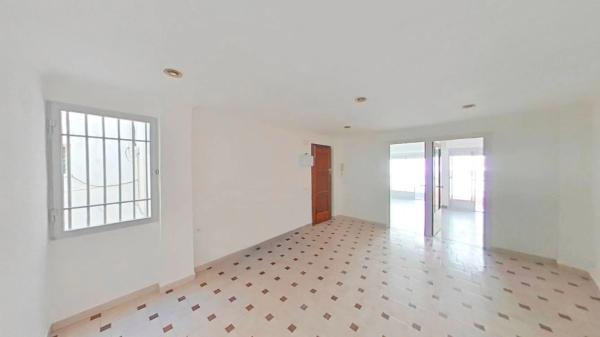 Piso en venta en Barrio Carrús Este, Elche / Elx
thumbnail 1