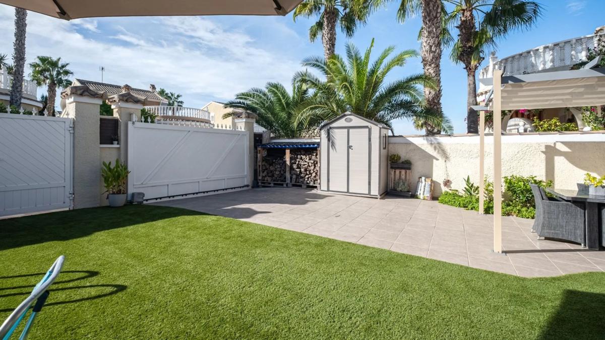 Properties for sale and rent in Spain photo 3