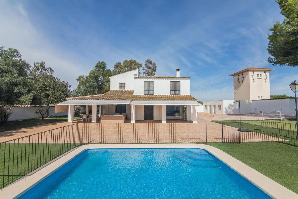 Properties for sale and rent in Spain photo 3