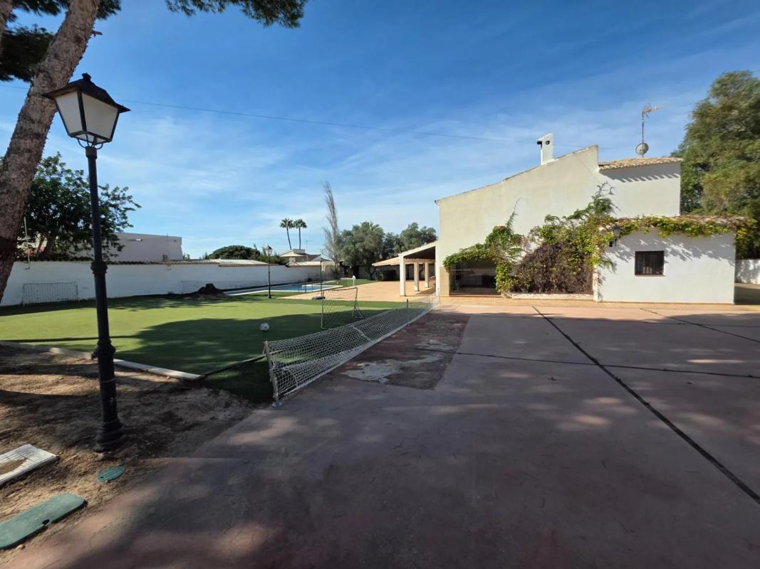 Properties for sale and rent in Spain photo 4