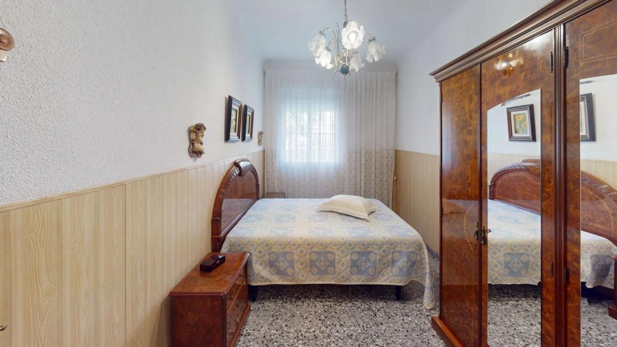 Venta de piso en Barrio Ciudad de Asís, Alicante / Alacant
photo 2