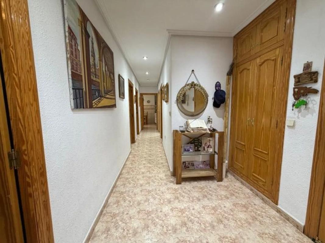 Sale of apartment in CL ALBEROLA ROMERO, 4, Alicante
photo 2