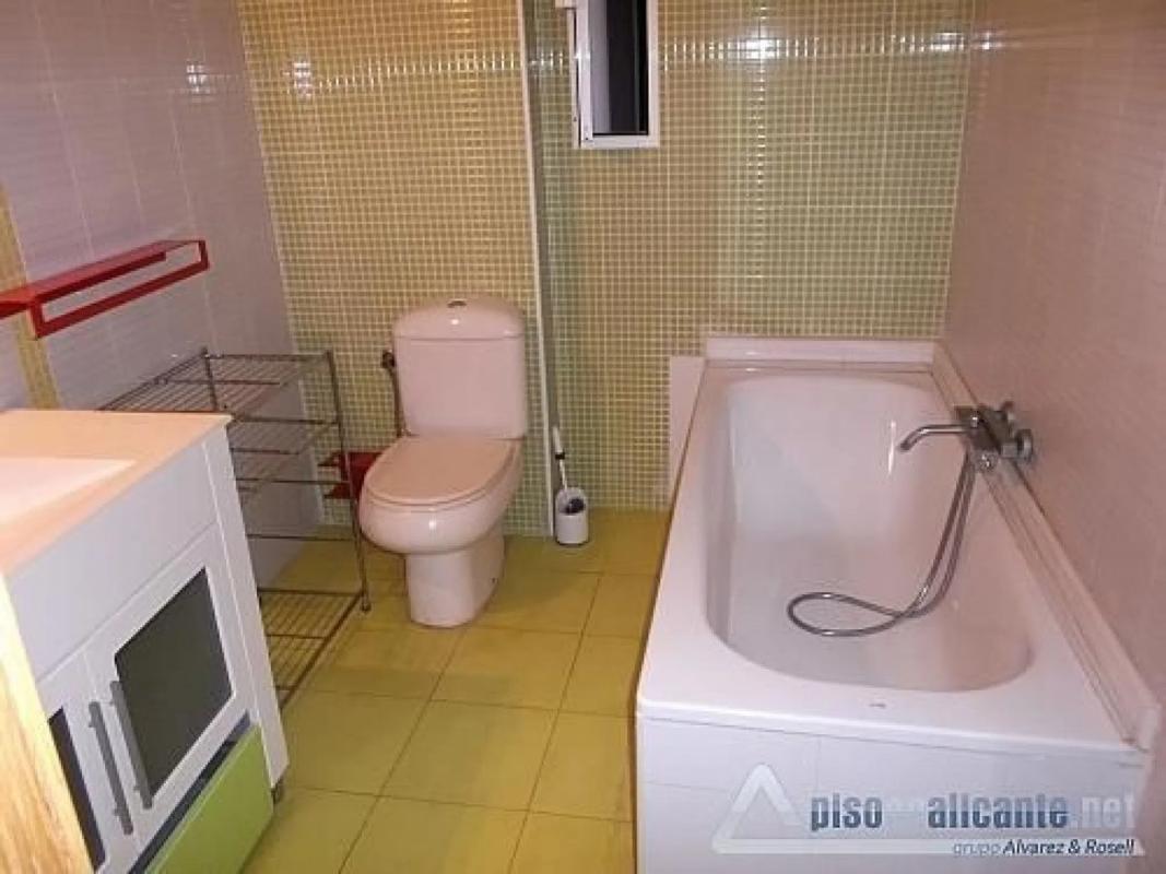 Venta de piso en Barrio Los Ángeles, Alicante / Alacant
photo 2