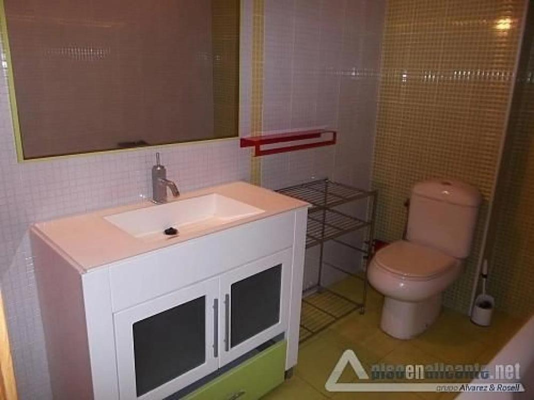 Venta de piso en Barrio Los Ángeles, Alicante / Alacant
photo 3