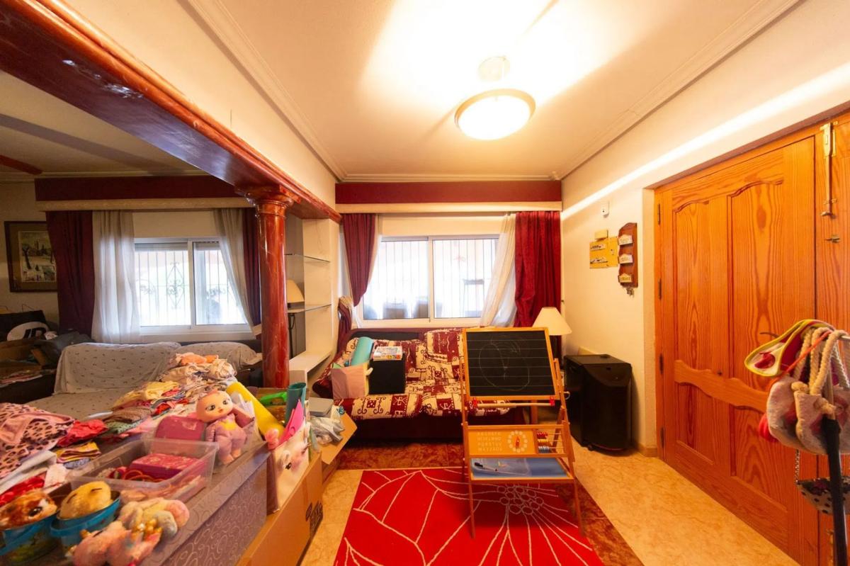 Properties for sale and rent in Spain photo 2
