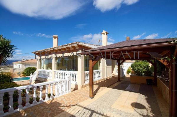 Casa independiente en calle el Ametler thumbnail 2